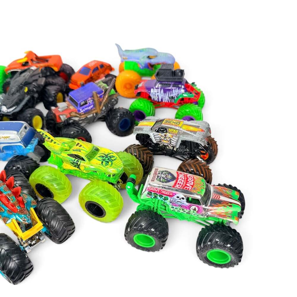 Monster Truck Vehicle Lot of 18 Assorted Trucks - Picture 5 of 10